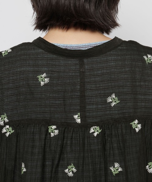 niko and...(ニコアンド)の「フラワー刺繍バンドブラウス(シャツ/ブラウス・レディース・オフホワイト/ライトグリーン/ブラック・LARGE/MEDIUM)」の19枚目の写真
