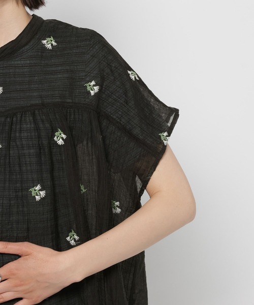 niko and...(ニコアンド)の「フラワー刺繍バンドブラウス(シャツ/ブラウス・レディース・オフホワイト/ライトグリーン/ブラック・LARGE/MEDIUM)」の20枚目の写真