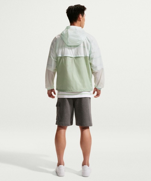 NIKE(ナイキ)の「ナイキ ウィンドランナー メンズ アンラインド フルジップ UV ジャケット / Nike Windrunner Men's Unlined Full-Zip UV Jacket IO9628-394 Barely Green(ナイロンジャケット・メンズ・ライトグリーン・XL/S/M/L/2XL)」の5枚目の写真