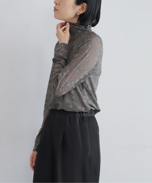 NOMBRE IMPAIR（ノンブルアンペール）の「【予約】ストレッチレース　タートルプルオーバー（Tシャツ/カットソー・レディース・グレー/ホワイト・FREE）」の5枚目の写真