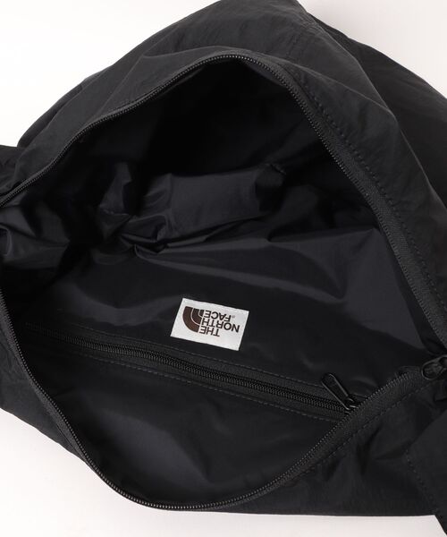 THE NORTH FACE(ザノースフェイス)の「【THE NORTH FACE】WL HOBO SHOULDER BAG L NN2PR16(ショルダーバッグ・レディース・グレイッシュベージュ/チャコールグレー/ブラック/アイボリー・FREE)」の8枚目の写真
