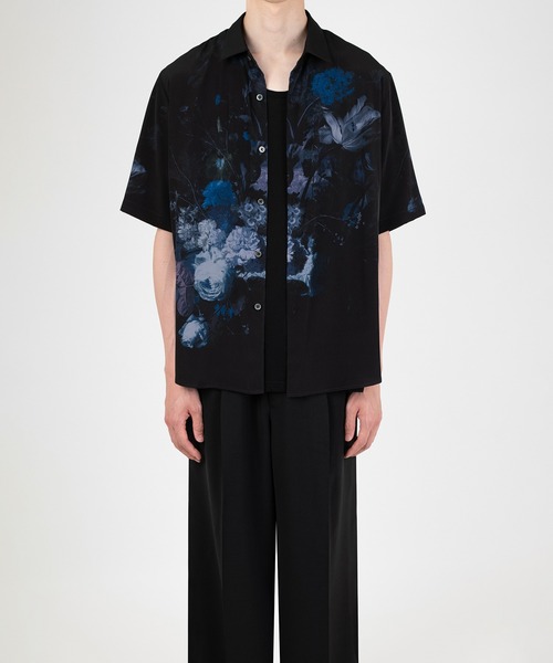 LAD MUSICIAN(ラッドミュージシャン)の「DECHINE FLOWER SHORT SLEEVE COMFORT SHIRT(Tシャツ/カットソー・メンズ・ブラック×ブルー/ワイン/ブラック×レッド・46/44/42)」の4枚目の写真