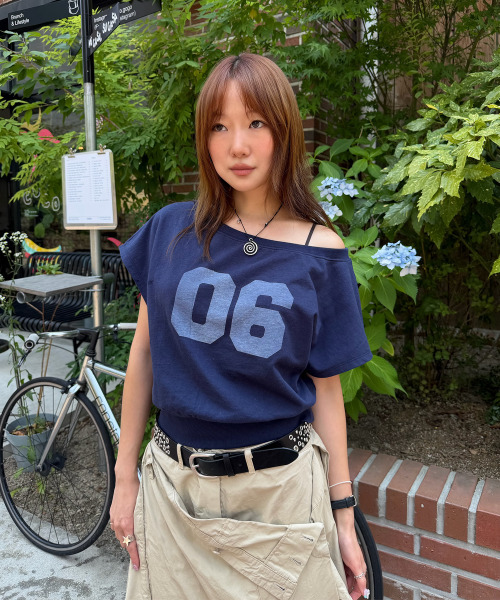 HOMEBODY THINGS(ホームバディ ティングズ)の「One -Shoulder T-Shirt (NAVY)(Tシャツ/カットソー・レディース・その他・2/1)」の2枚目の写真