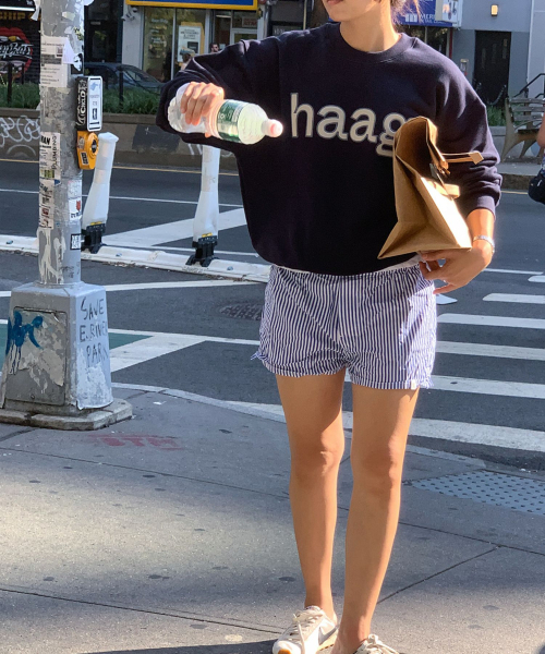 haag(ヘイグ)の「a birthday sweatshirt (navy)(スウェット・レディース・その他・FREE)」の2枚目の写真