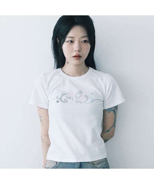 FRAGFARM(フラグファーム)の「ナビフラワークロップTシャツ (3カラー)(Tシャツ/カットソー・レディース・グレー/ブラック/ホワイト・FREE)」の1枚目の写真