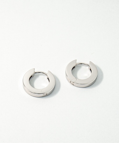 TOM WOOD（トムウッド）の「【TOMWOOD】Beck Hoops シルバー ピアス　ユニセックス（ピアス（両耳用）・レディース・シルバー・FREE）」の3枚目の写真