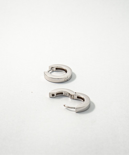 TOM WOOD（トムウッド）の「【TOMWOOD】Beck Hoops シルバー ピアス　ユニセックス（ピアス（両耳用）・レディース・シルバー・FREE）」の5枚目の写真