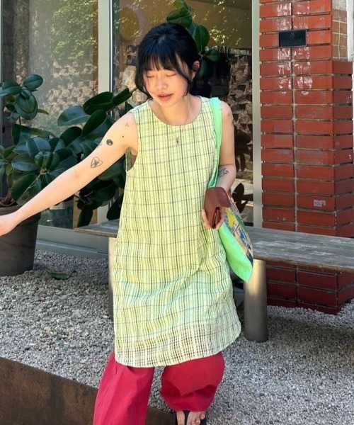 FAVORITO(ファヴォリート)の「ノースリーブトップス(その他トップス・レディース・グリーン・F)」の4枚目の写真