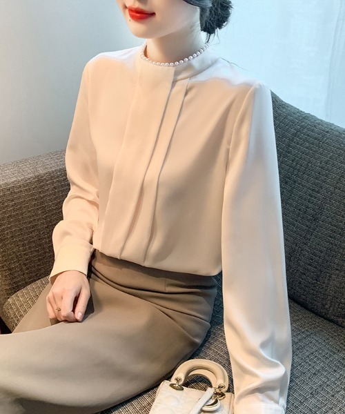 LUCPY(ラクピー)の「パールネックタックブラウス(シャツ/ブラウス・レディース・グレー/ブラック/ホワイト・MEDIUM/X-LARGE/LARGE/SMALL)」の4枚目の写真