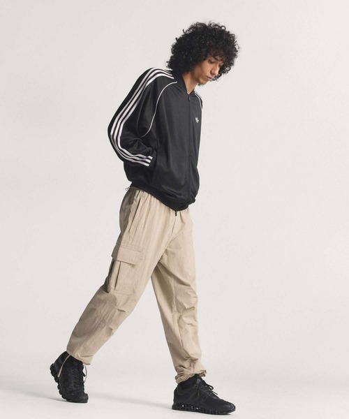 adidas（アディダス）の「SST アディカラー クラシック ルーズ トラックトップ / ジャージ / トラックジャケット / アディダスオリジナルス adidas Originals（ジャージ・メンズ・ブラック・SMALL/X-LARGE/X-SMALL/MEDIUM/XX-LARGE/LARGE/3XL）」の8枚目の写真