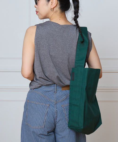 IENA LA BOUCLE(イエナラブークル)の「《撥水》KAAN カーン MIDI BUCKET トート K-BTMC-MOS/ BOU(トートバッグ・レディース・ブラウン/グリーン・FREE)」の6枚目の写真