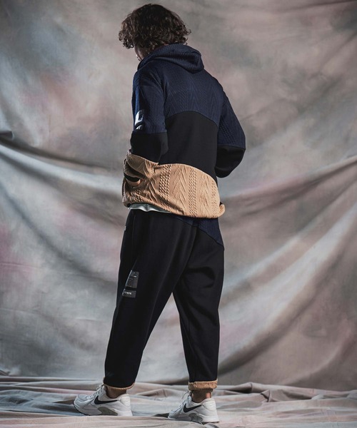 ANGENEHM（アンゲネーム）の「mpa4194-Cardboard Knit Jacquard-Blocked Hoodie プルオーバーパーカー(AG07-019acg)（パーカー・メンズ・ブラック/ミックスグレー・S/M/L）」の20枚目の写真