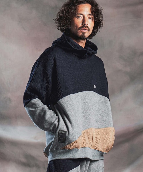 ANGENEHM（アンゲネーム）の「mpa4194-Cardboard Knit Jacquard-Blocked Hoodie プルオーバーパーカー(AG07-019acg)（パーカー・メンズ・ブラック/ミックスグレー・S/M/L）」の21枚目の写真