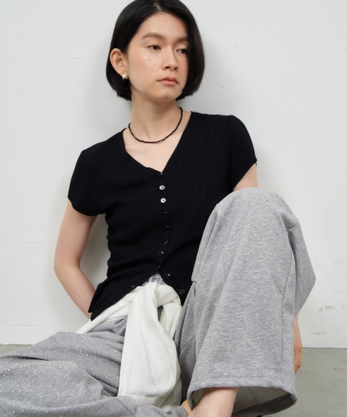 Shelly island(シェリーアイランド)の「ウェーブリブボタンT(Tシャツ/カットソー・レディース・グリーン/ブラウン/ブラック/ホワイト・FREE)」の14枚目の写真