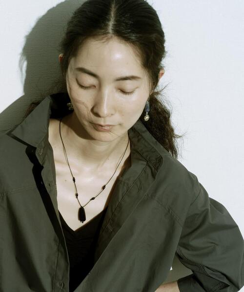 SMELLY(スメリー)の「SMELLY so’ sodalite cylinder pierce(ピアス(両耳用)・レディース・シルバー系その他・-)」の4枚目の写真