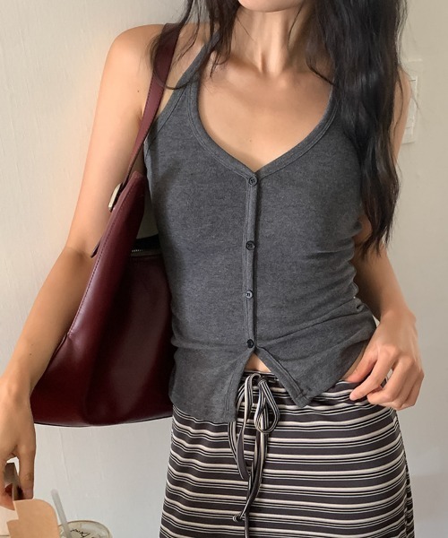 LOENNE(ロエヌ)の「Button Halter Top / ボタンホルタートップス(Tシャツ/カットソー・レディース・ブルー/アイボリー/ブラック/チャコールグレー・FREE)」の4枚目の写真