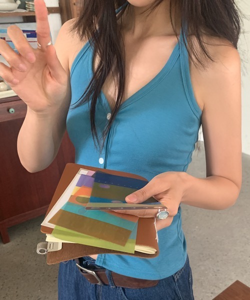 LOENNE(ロエヌ)の「Button Halter Top / ボタンホルタートップス(Tシャツ/カットソー・レディース・ブルー/アイボリー/ブラック/チャコールグレー・FREE)」の15枚目の写真