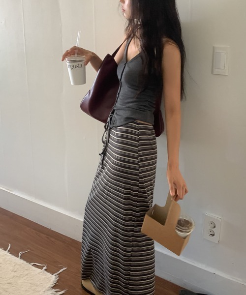 LOENNE(ロエヌ)の「Button Halter Top / ボタンホルタートップス(Tシャツ/カットソー・レディース・ブルー/アイボリー/ブラック/チャコールグレー・FREE)」の21枚目の写真