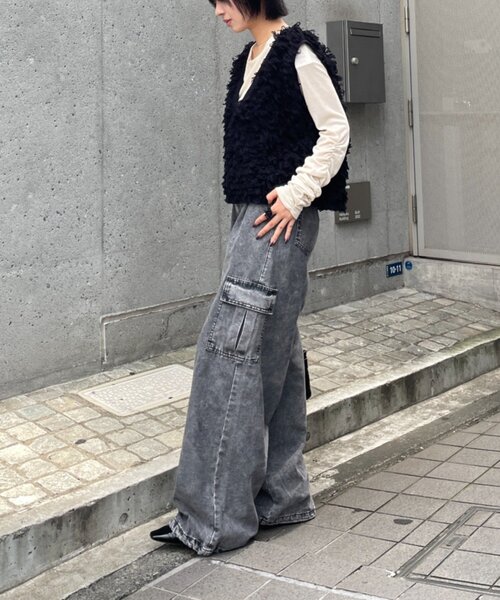 goocy(グーシー)の「デニムカーゴパンツ(デニムパンツ・レディース・ブルー/ブラック/ネイビー・MEDIUM/SMALL)」の4枚目の写真
