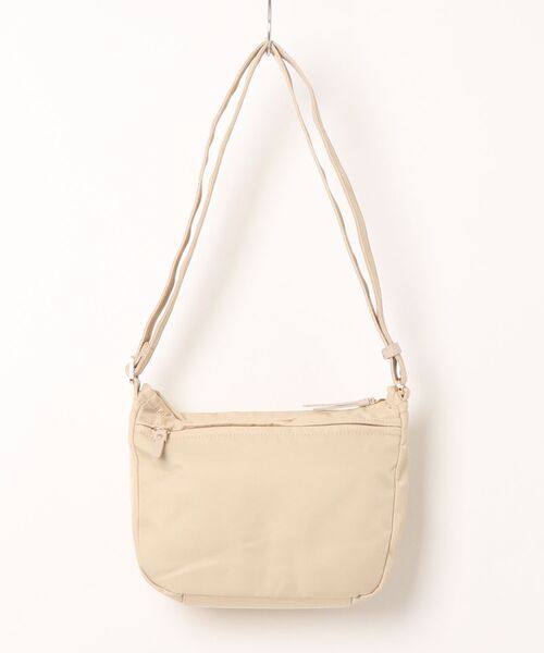 Y'SACCS（イザック）の「【ことりっぷコラボ】 trip＆dailyポシェット（ショルダーバッグ・レディース・ベージュ/チョコ/ライトグレー・FREE）」の4枚目の写真