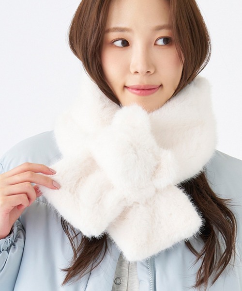 MOONBAT(ムーンバット)の「ファーマフラー ベア モチーフ(マフラー・レディース・ブラック/オフホワイト/モカ・FREE)」の13枚目の写真