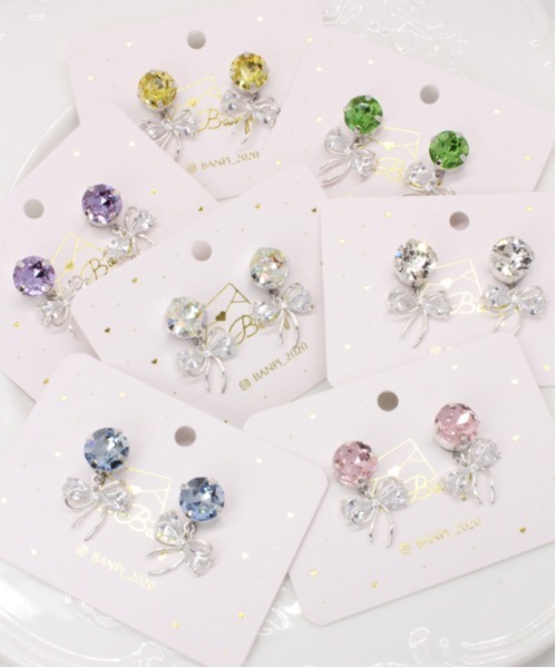 tone(トーン)の「【バンピ】クリスタルガラスビジューシルバーリボンイヤリング(イヤリング・レディース・ピンク/パープル/その他/ブルー/イエロー/グリーン/クリア・FREE)」の8枚目の写真