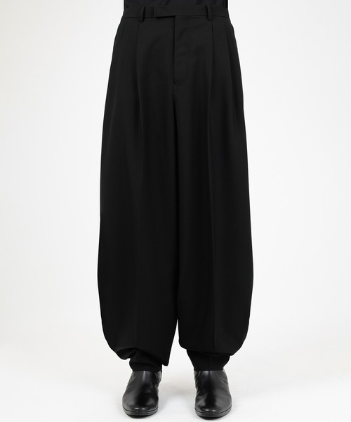 LAD MUSICIAN(ラッドミュージシャン)の「WOOL GABARDINE WIDE DRAPE PANTS(スラックス・メンズ・ブラック・46/44/42)」の2枚目の写真