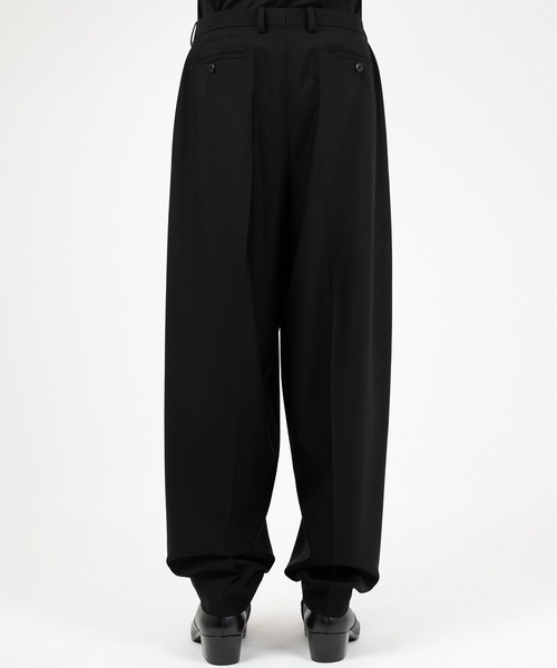 LAD MUSICIAN(ラッドミュージシャン)の「WOOL GABARDINE WIDE DRAPE PANTS(スラックス・メンズ・ブラック・46/44/42)」の4枚目の写真
