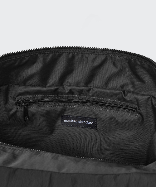 MUSINSA STANDARD（ムシンサスタンダード）の「エイジドナイロンスリングクロスバッグ[ブラック]（メッセンジャーバッグ・メンズ・その他・F）」の10枚目の写真