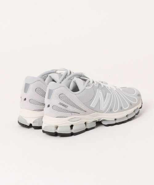 emmi（エミ）の「【New Balance】U1890（スニーカー・レディース・ライトグレー・25/24.5/23.5/23/24）」の3枚目の写真