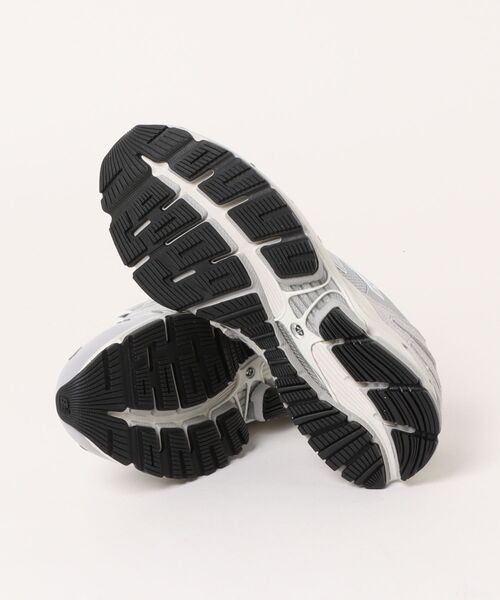 emmi（エミ）の「【New Balance】U1890（スニーカー・レディース・ライトグレー・25/24.5/23.5/23/24）」の2枚目の写真
