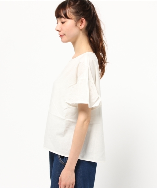 LBC（エルビーシー）の「リネンコットンフリル袖ブラウス        （シャツ/ブラウス・レディース・ホワイト/オフホワイト/ダークブルー・LARGE/MEDIUM）」の9枚目の写真