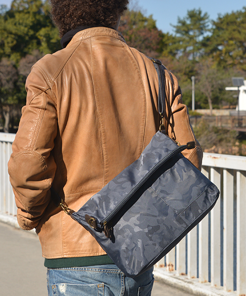 DEVICE（デバイス）の「DEVICE デバイス キャンバス 2WAY 斜めがけ ショルダーバッグ サコッシュバッグ（ショルダーバッグ・メンズ・ブラック/カーキ/ブラウン/ベージュ/ブラウン系その他/ブラック系その他/ブルー系その他/グレー系その他/グリーン系その他・FREE）」の10枚目の写真