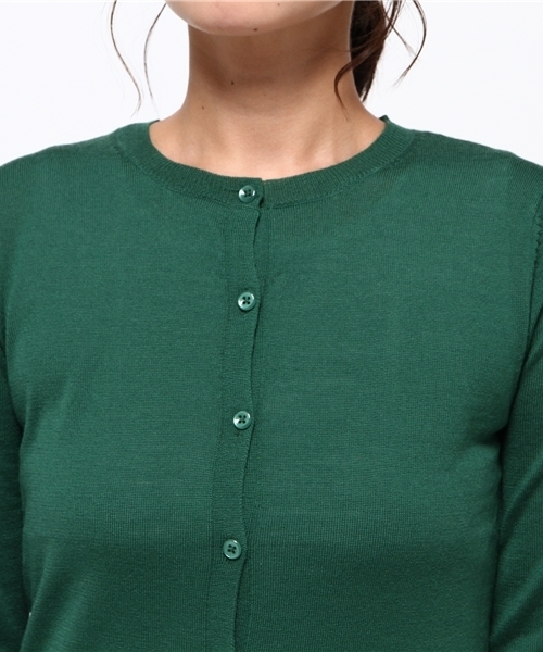 NATURAL BEAUTY BASIC(ナチュラルビューティーベーシック)の「【AneCan 12月号掲載】イタリーウールベーシックラウンドネックカーディガン(カーディガン/ボレロ・レディース・ピンク/グリーン/グレー/ブラック/ベージュ/ブルー系その他・MEDIUM/SMALL)」の11枚目の写真