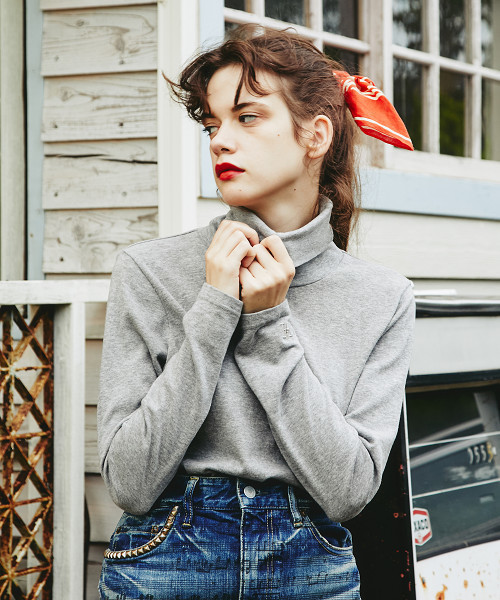 HYSTERIC GLAMOUR(ヒステリックグラマー)の「H WOMAN LOGO刺繍 タートルネックT-SH(Tシャツ/カットソー・レディース・ホワイト/トップグレー/ブラック・FREE)」の1枚目の写真