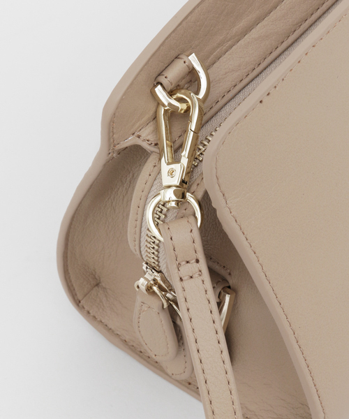 URBAN RESEARCH（アーバンリサーチ）の「UR SMIR NASLI Gem.　VintageLikeShoulder（ショルダーバッグ・レディース・ライトカーキ/ベージュ/ブラック/ライトピンク・ONE SIZE）」の11枚目の写真