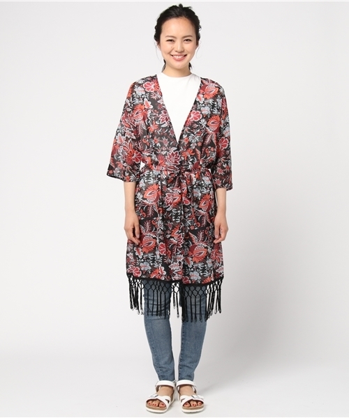 VENCEEXCHANGE（ヴァンスエクスチェンジ）の「フリンジエスニック花柄ガウン        （カーディガン/ボレロ・レディース・レッド/オフホワイト・MEDIUM）」の3枚目の写真