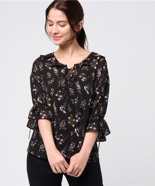 mysty woman（ミスティウーマン）の「デシン花柄編み上げフリル衿ブラウス（シャツ/ブラウス・レディース・ブラック/ライトブルー/イエロー系その他/オフホワイト・FREE）」の15枚目の写真