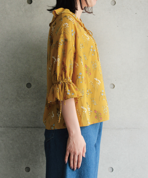 mysty woman（ミスティウーマン）の「デシン花柄編み上げフリル衿ブラウス（シャツ/ブラウス・レディース・ブラック/ライトブルー/イエロー系その他/オフホワイト・FREE）」の14枚目の写真