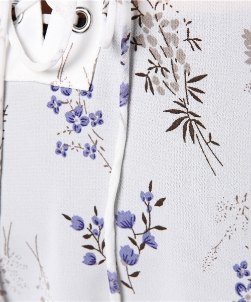 mysty woman（ミスティウーマン）の「デシン花柄編み上げフリル衿ブラウス（シャツ/ブラウス・レディース・ブラック/ライトブルー/イエロー系その他/オフホワイト・FREE）」の12枚目の写真