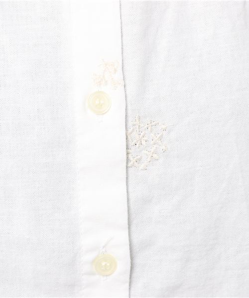 Samansa Mos2(サマンサ モスモス)の「ランダム花刺繍ブラウス(シャツ/ブラウス・レディース・ベージュ/ネイビー/オフホワイト・フリ-)」の6枚目の写真