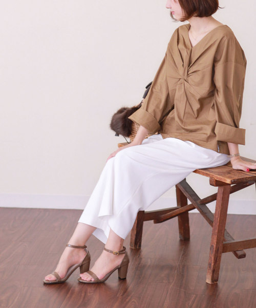 menue(メヌエ)の「華奢見え チャンキーヒール ストラップ サンダル(サンダル・レディース・ブラック/レッド/ブラウン/モカ/ライトグレー/ネイビー/ダークグリーン/グレイッシュベージュ/ブラック系その他/スモークピンク/グレー系その他/アッシュグレー/ピンクベージュ/ブラック系その他3/パイソン・SS/M/S/3L/L/LL)」の19枚目の写真