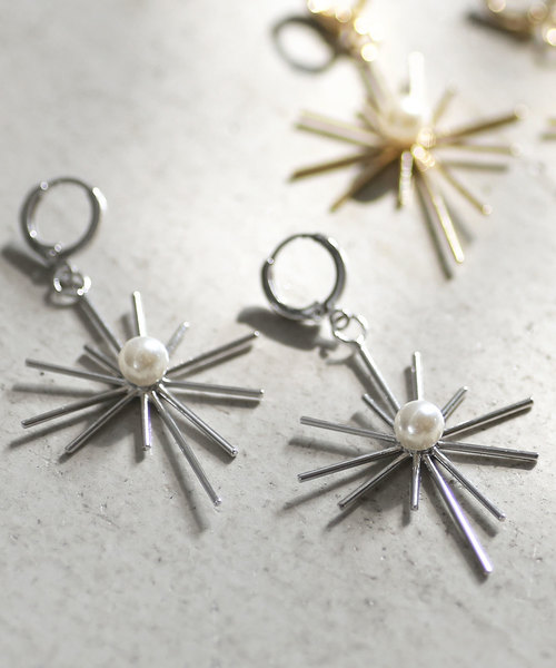 ANEMONE（アネモネ）の「一粒パールのトゥインクルピアス（ピアス（両耳用）・レディース・ゴールド/シルバー・FREE）」の2枚目の写真