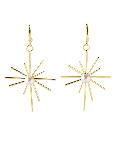 ANEMONE（アネモネ）の「一粒パールのトゥインクルピアス（ピアス（両耳用）・レディース・ゴールド/シルバー・FREE）」の5枚目の写真