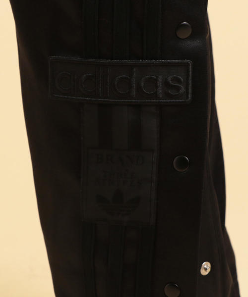 adidas Originals（アディダスオリジナルス）の「【別注】＜adidas Originals（アディダス）＞∴トラックパンツ о（その他パンツ・レディース・ブラック・SMALL/X-SMALL）」の2枚目の写真