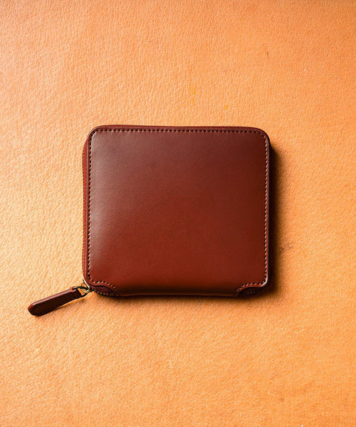 MURA(ムラ)の「ラウンドファスナーコードバン調/カーボン レザー スクエア 二つ折り財布(財布・メンズ・ブラック/ダークブラウン/ネイビー/グリーン/ブラック系その他/ブルー系その他/キャメル/ワイン・FREE)」の4枚目の写真