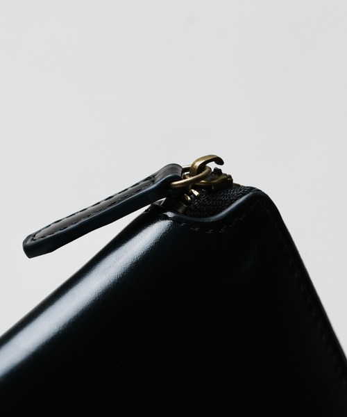 MURA(ムラ)の「ラウンドファスナーコードバン調/カーボン レザー スクエア 二つ折り財布(財布・メンズ・ブラック/ダークブラウン/ネイビー/グリーン/ブラック系その他/ブルー系その他/キャメル/ワイン・FREE)」の16枚目の写真