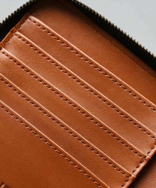 MURA(ムラ)の「ラウンドファスナーコードバン調/カーボン レザー スクエア 二つ折り財布(財布・メンズ・ブラック/ダークブラウン/ネイビー/グリーン/ブラック系その他/ブルー系その他/キャメル/ワイン・FREE)」の18枚目の写真