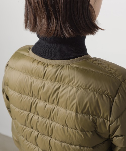 OMNES（オムネス）の「【ユニセックス】高密度ナイロンインナーダウンノーカラージャケット（ダウンジャケット/コート・レディース・ブラック/ベージュ/ネイビー/カーキ/キャメル/アイボリー・SMALL/MEDIUM/LARGE/X-LARGE/XX-LARGE）」の9枚目の写真