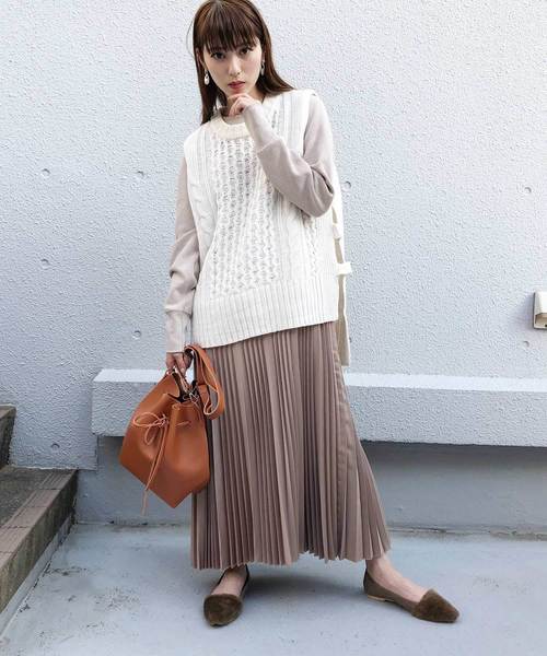 PICCIN（ピッチン）の「【WEB限定】バルキーニットケーブル編みベスト（ベスト・レディース・ブラック/オフホワイト/モカ/ベージュ・MEDIUM）」の8枚目の写真